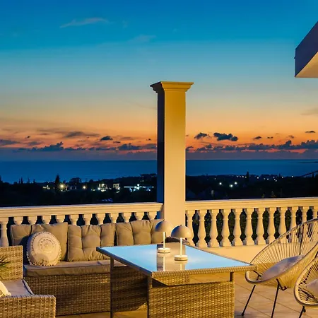 Βίλα Pantheon Σβορωνάτα